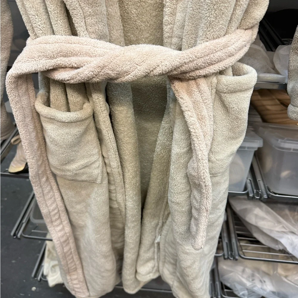 Brookstone Cream Robe - Picture 8 of 12